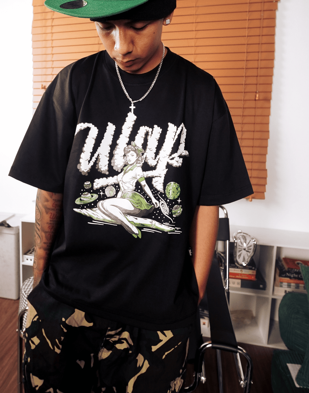 PIN-UP G BLACK ( Oversized Black Box Fit T-shirt )