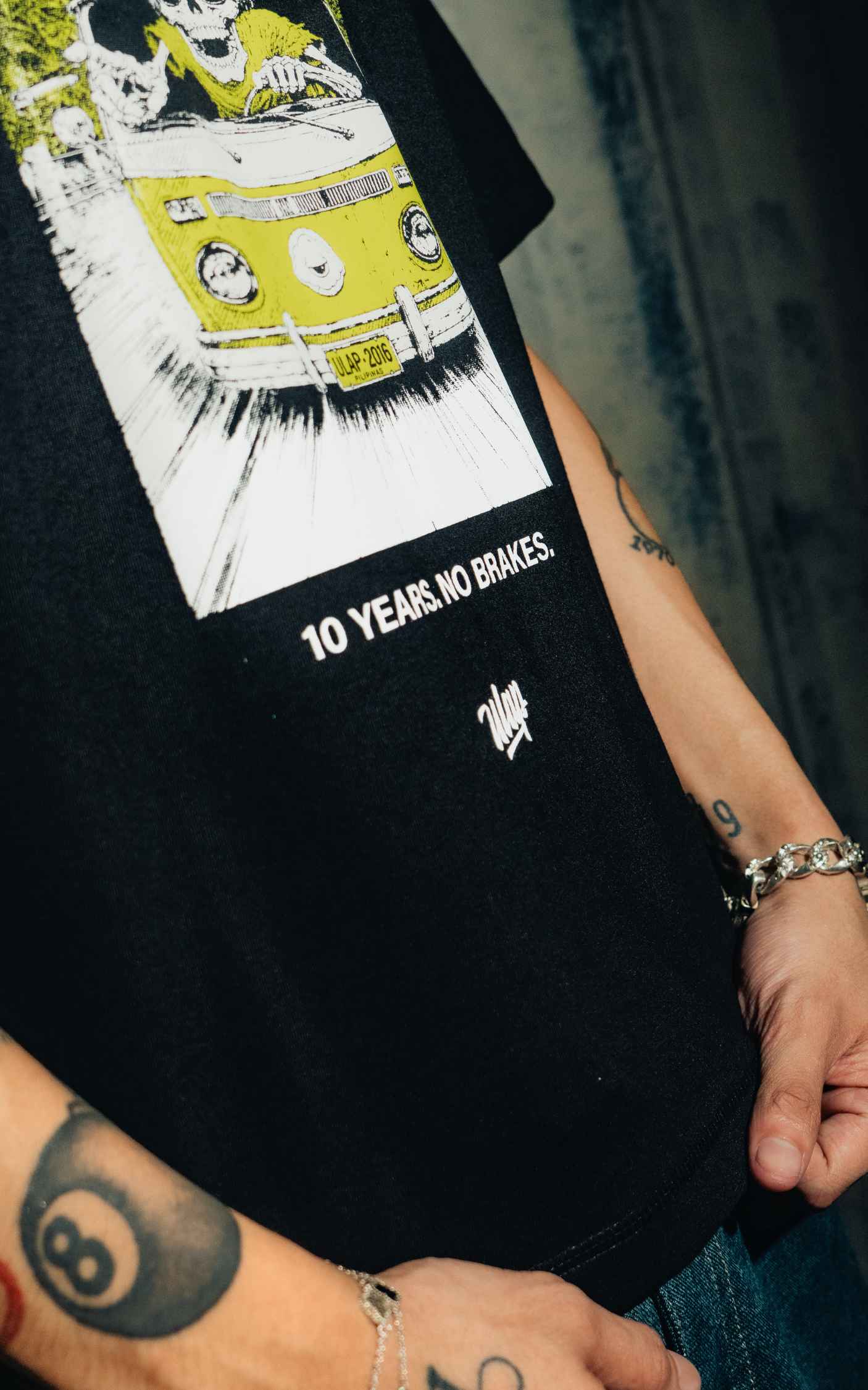 NO BRAKES ( Oversized Black Tshirt )