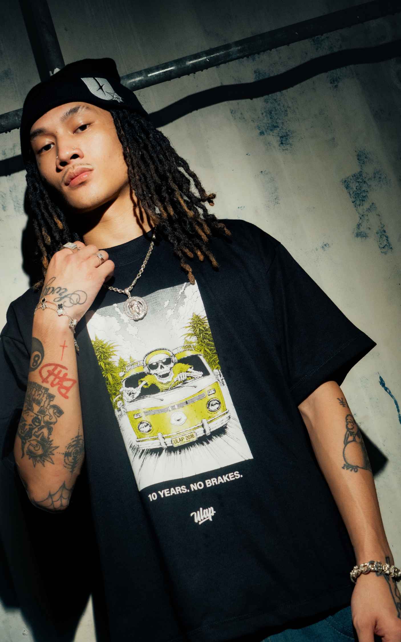 NO BRAKES ( Oversized Black Tshirt )