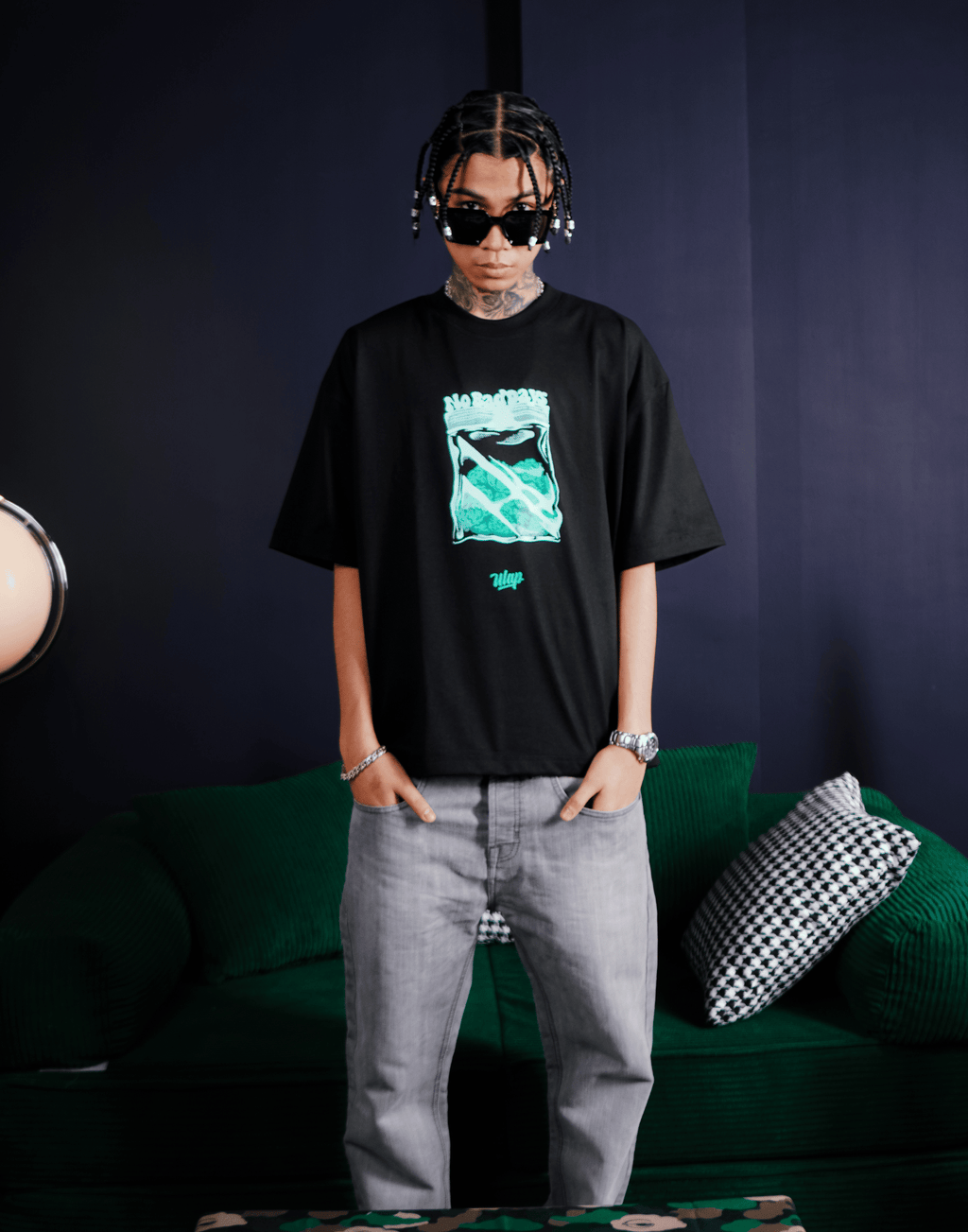 NO BAD DAYS ( Oversized Black Box Fit T-shirt )