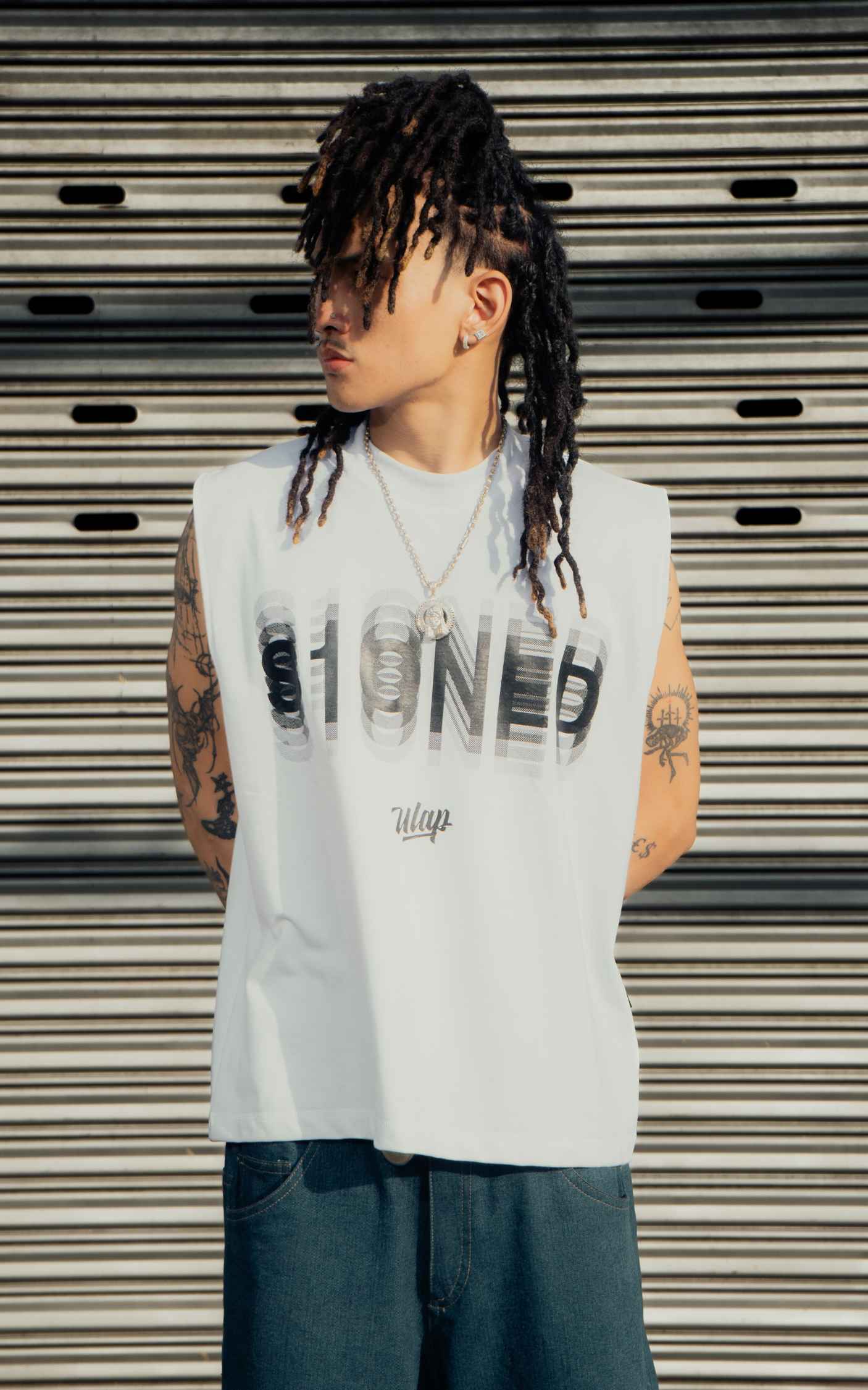 WHITE MUSCLE TEE S1ONED