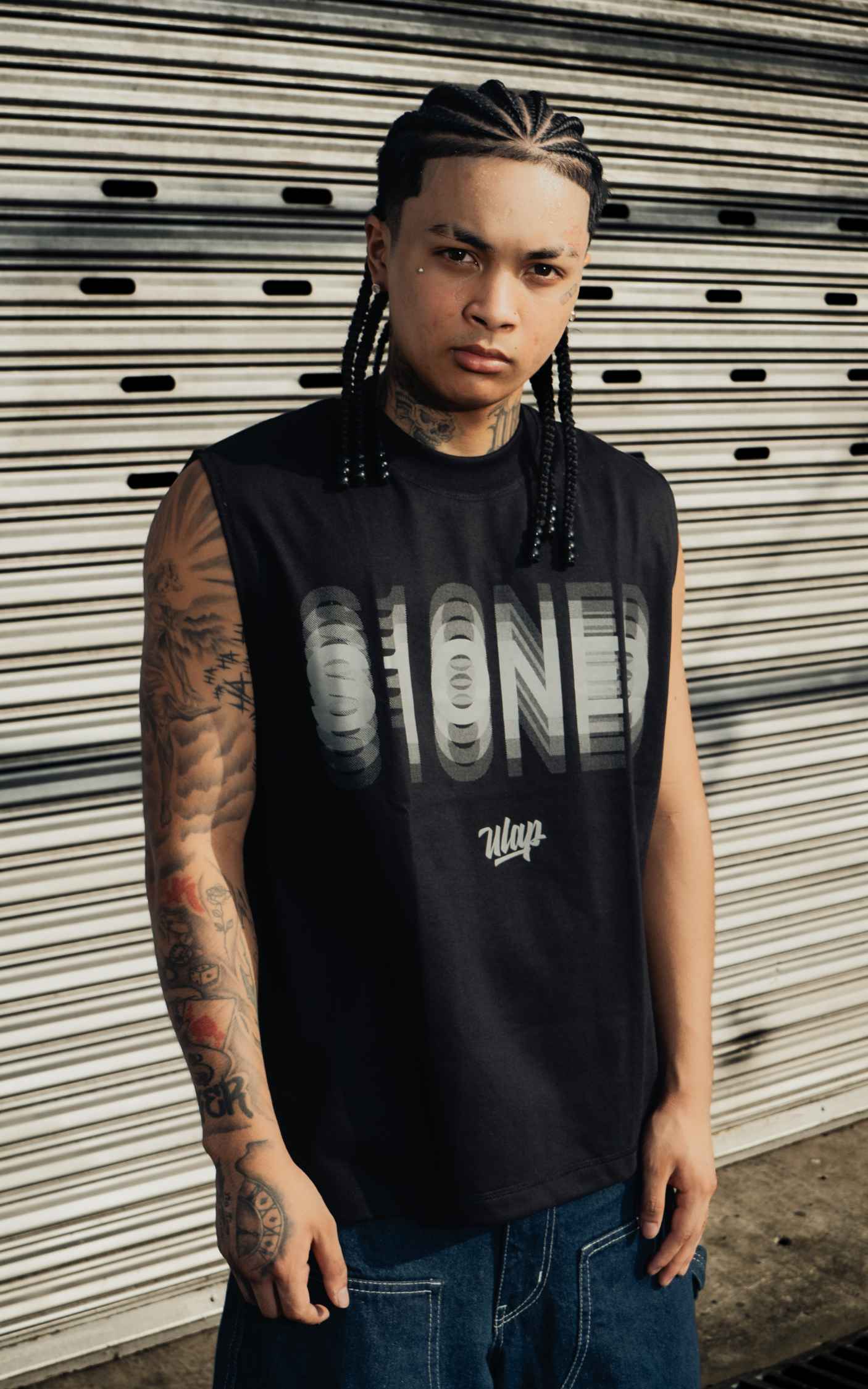 BLACK MUSCLE TEE S1ONED