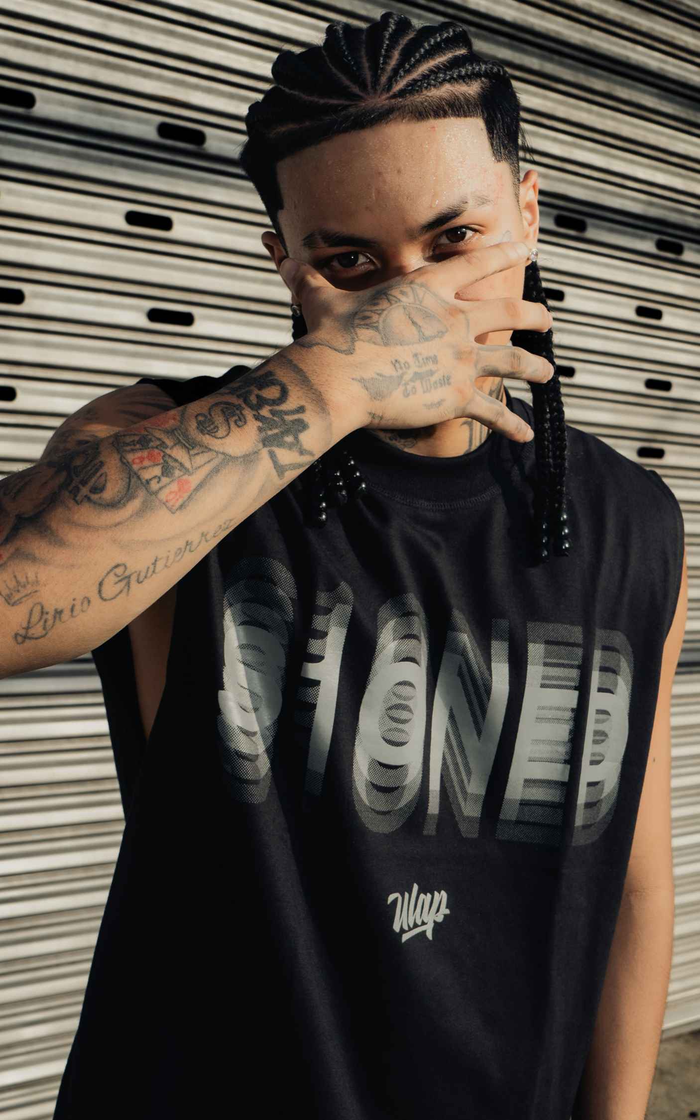 BLACK MUSCLE TEE S1ONED