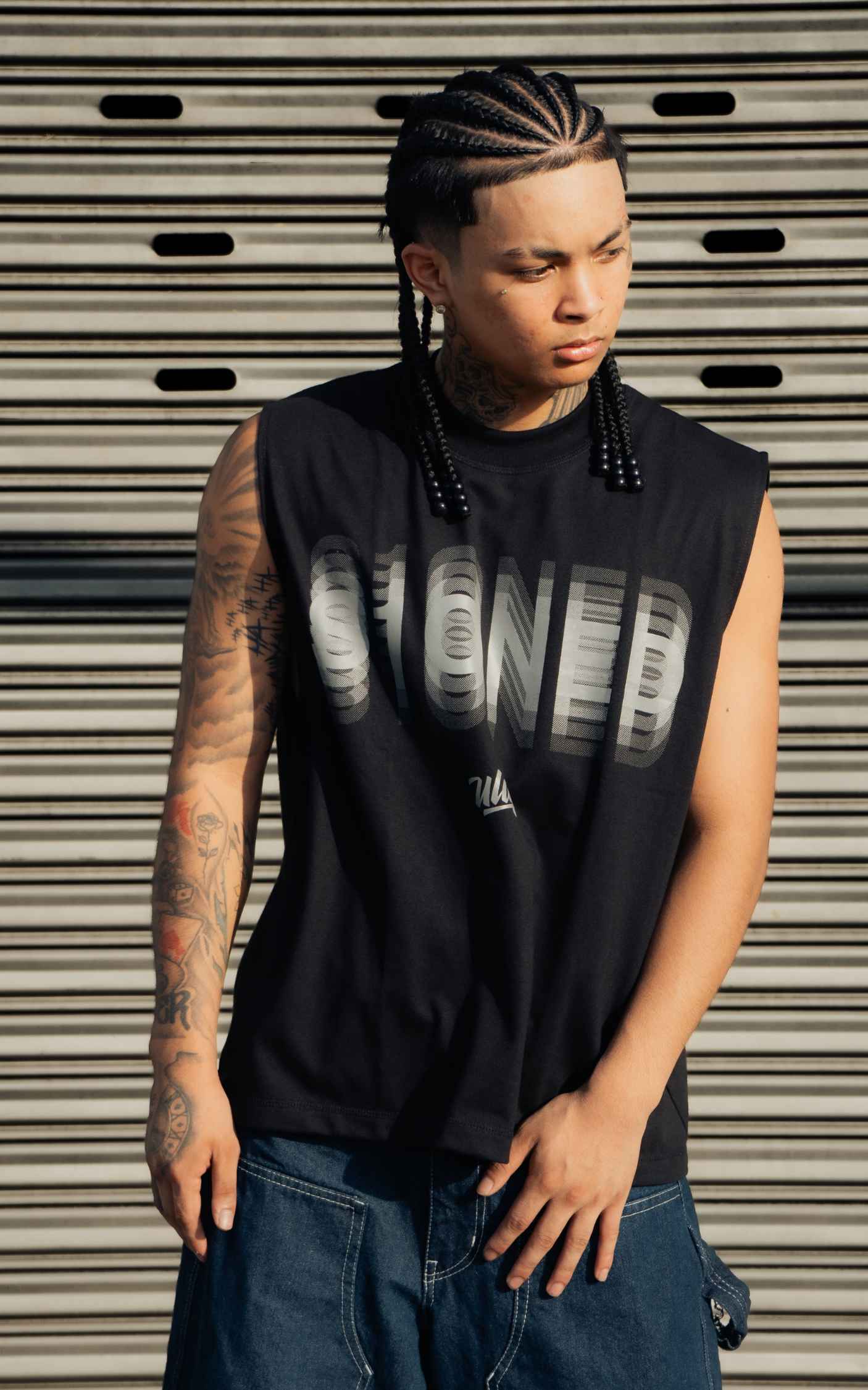 BLACK MUSCLE TEE S1ONED