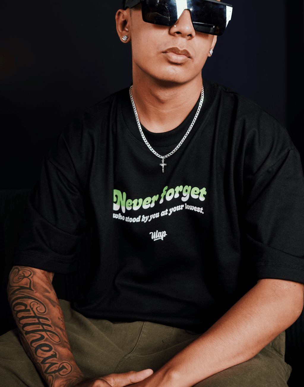 BEST BUDS ( Oversized Black Box Fit T-shirt )