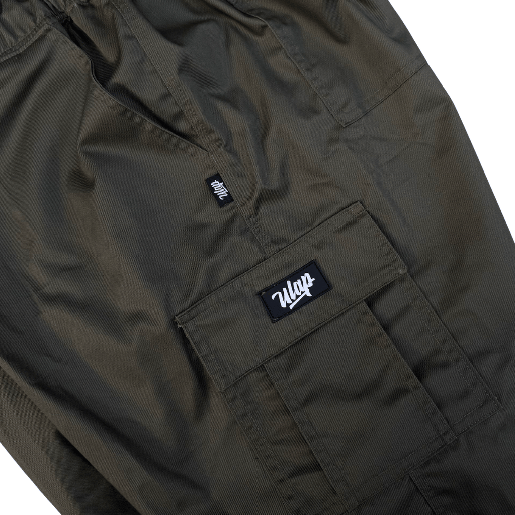 ULAP™ 6 POCKETS PLAIN ARMY GREEN CARGO SHORT