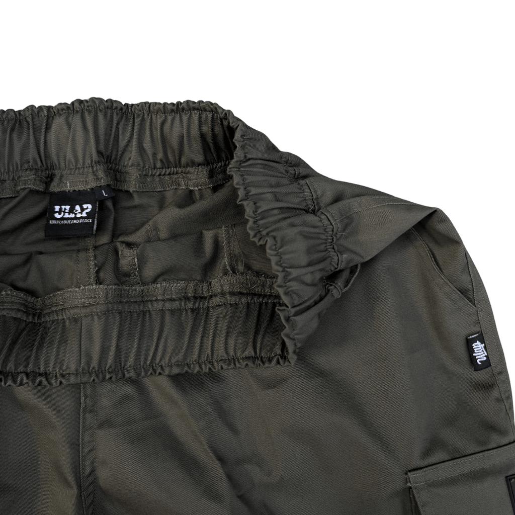 ULAP™ 6 POCKETS PLAIN ARMY GREEN CARGO SHORT